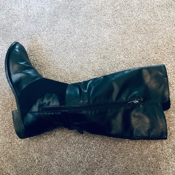 Black High Buttery Soft Leather Boots Side Zippers - Picture 4 of 8